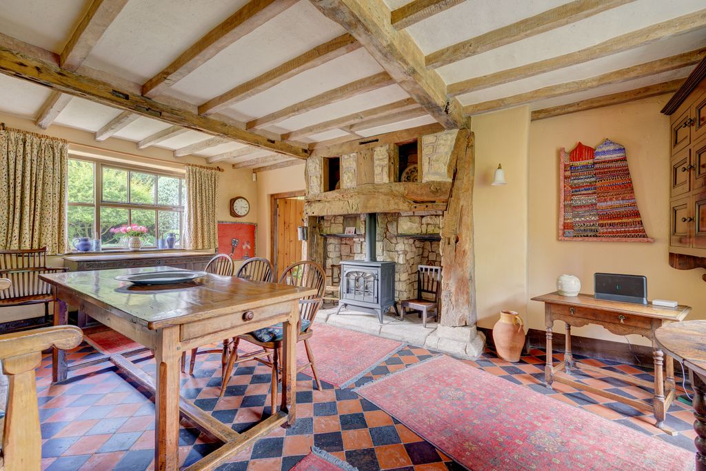 Property photo 3 of 54 Dining1
