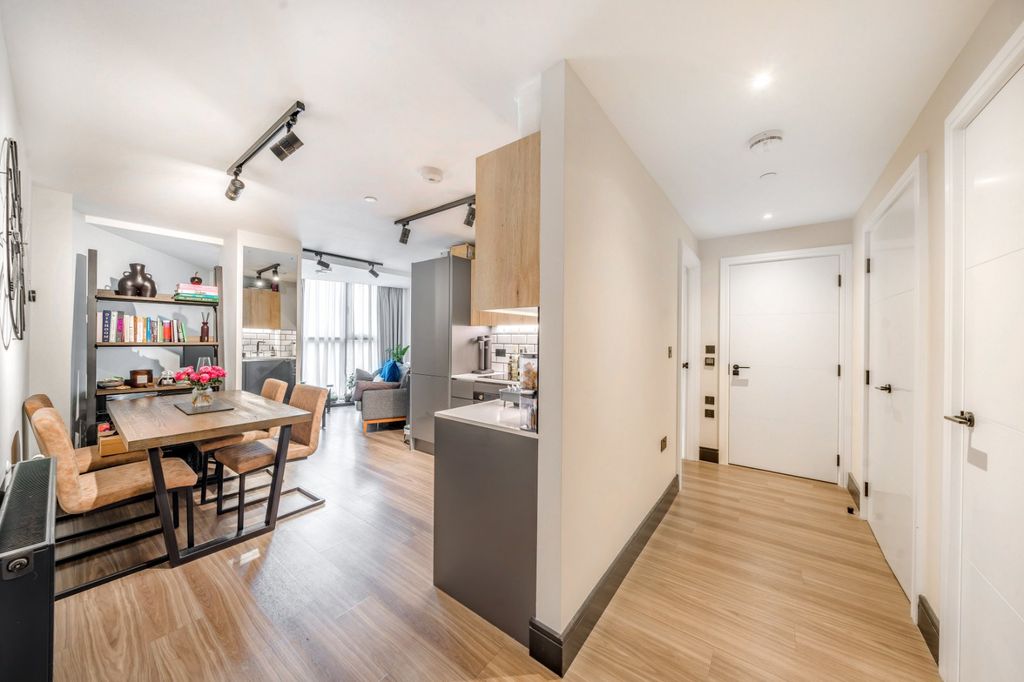 Property photo 3 of 14 Picture No. 16