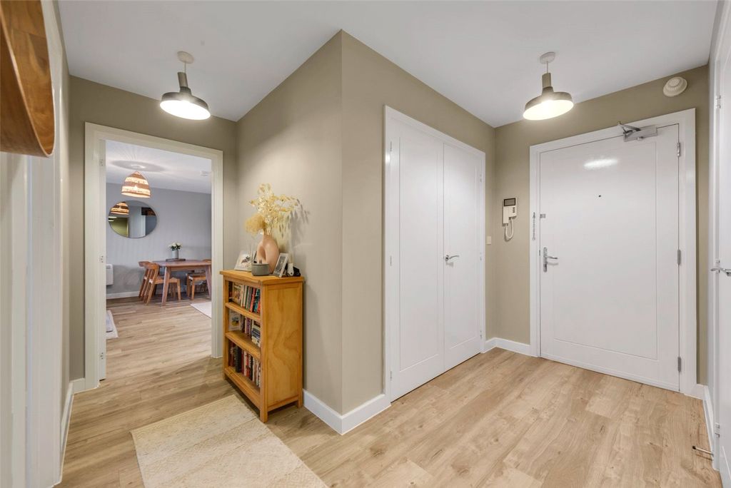 Property photo 3 of 17 Picture No. 06