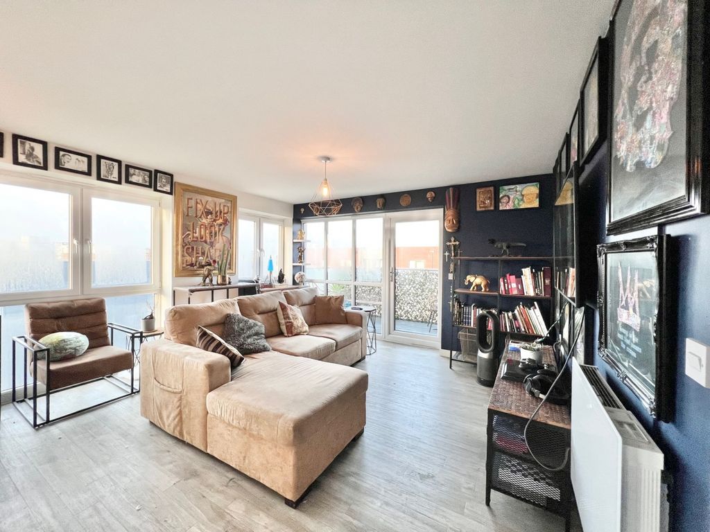 Property photo 2 of 18 Gallery