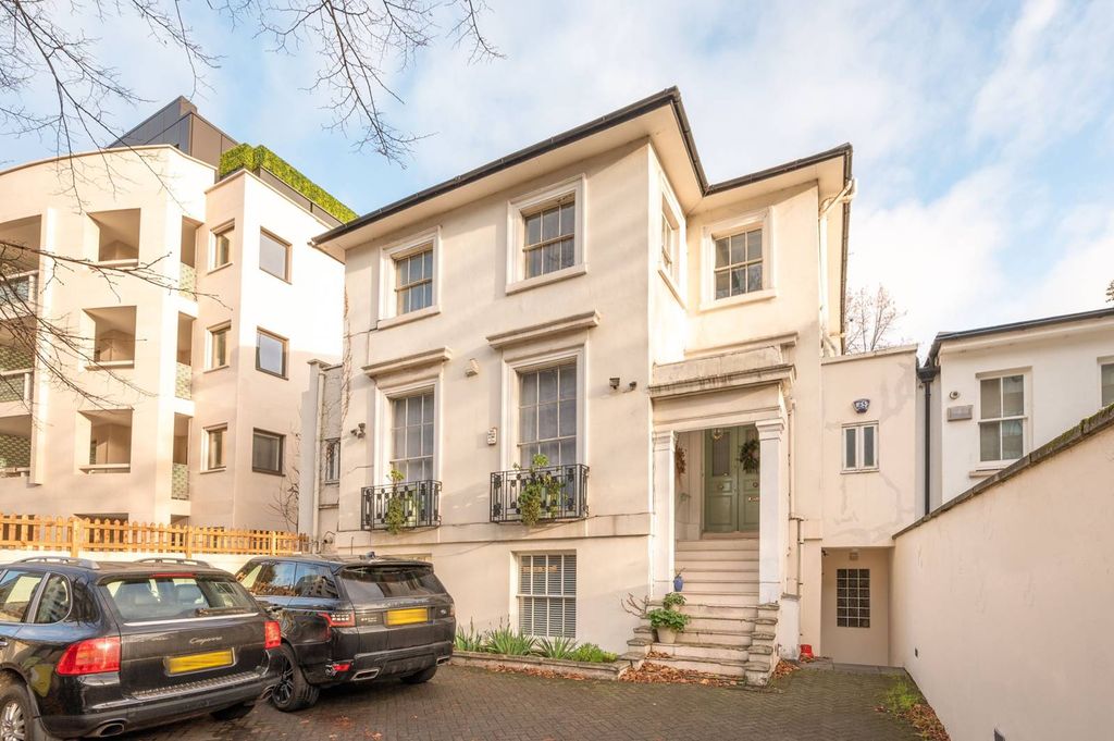 Property photo 2 of 34