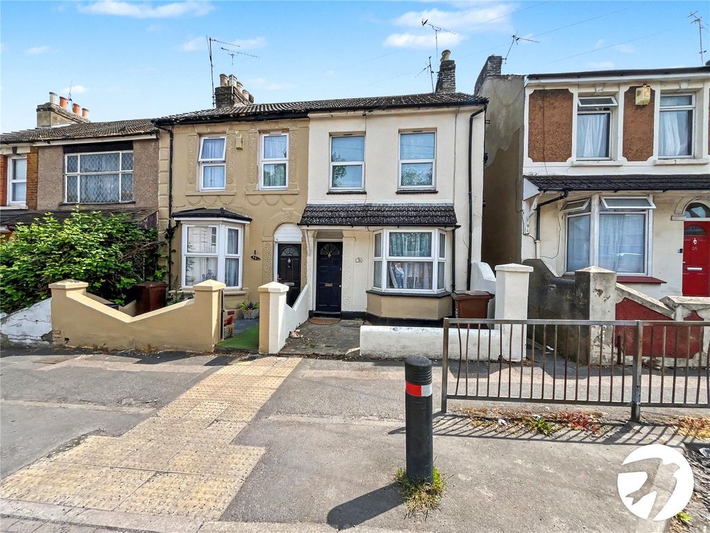 Property photo 1 of 16 Picture No. 11