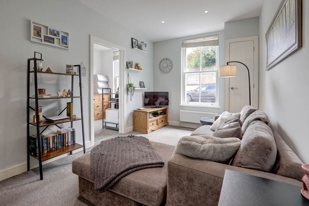 Property photo 2 of 13