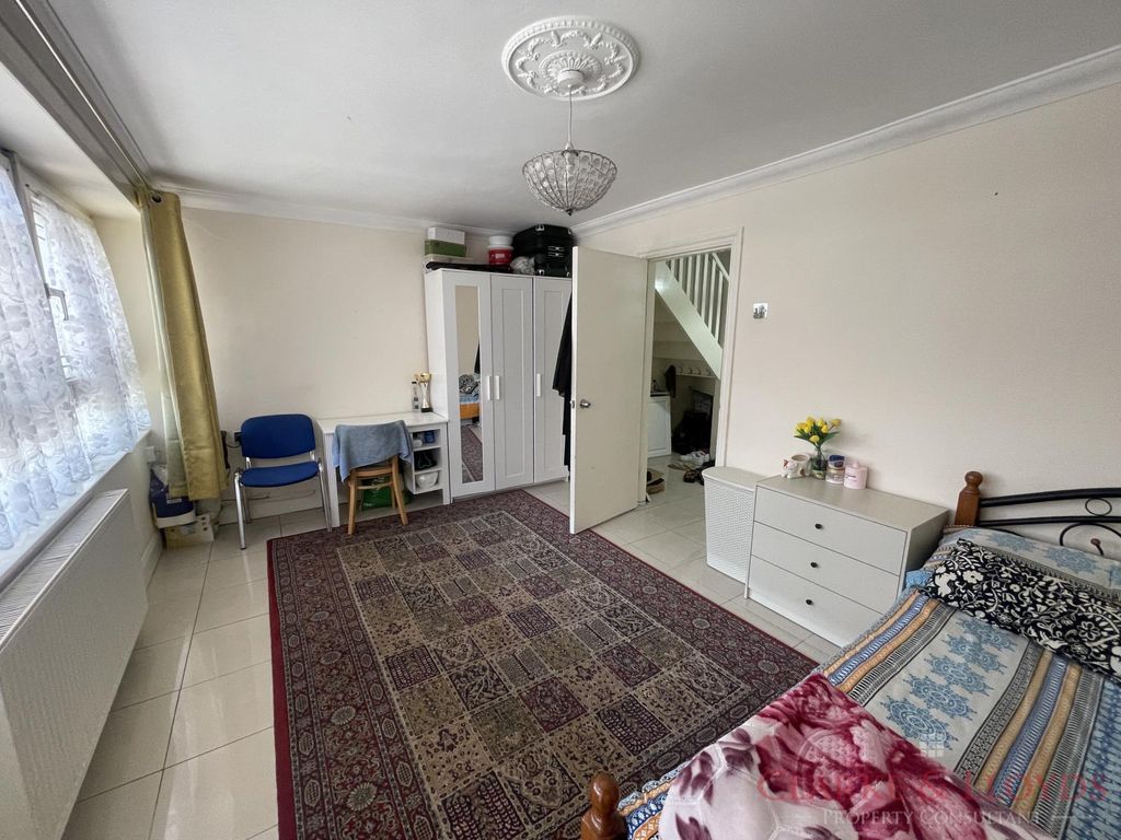 Property photo 1 of 19 2-Bedroom Maisonette With 2-Bathrooms For Sale