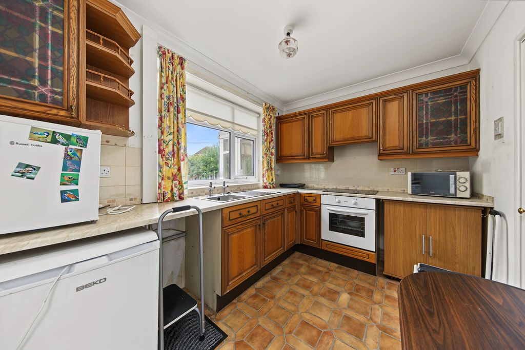 Property photo 3 of 34 Kitchen