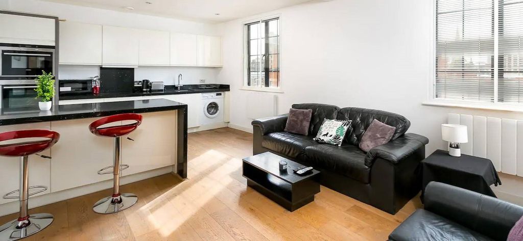 Property photo 1 of 5