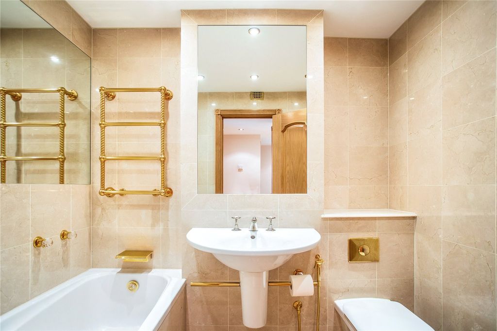 Property photo 3 of 17 Picture No. 09