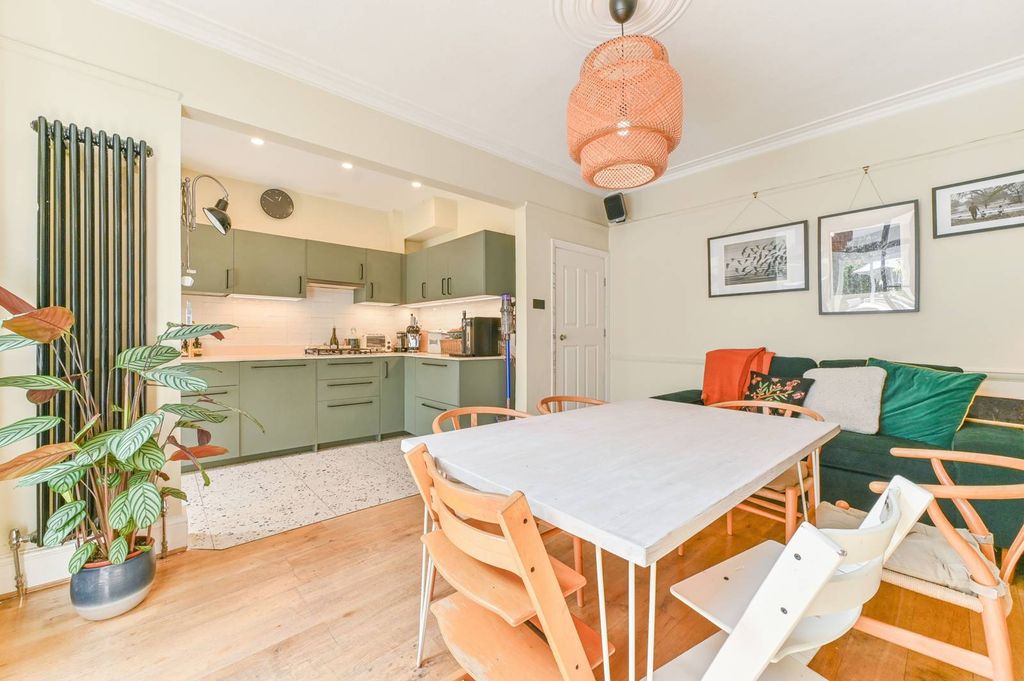 Property photo 3 of 26