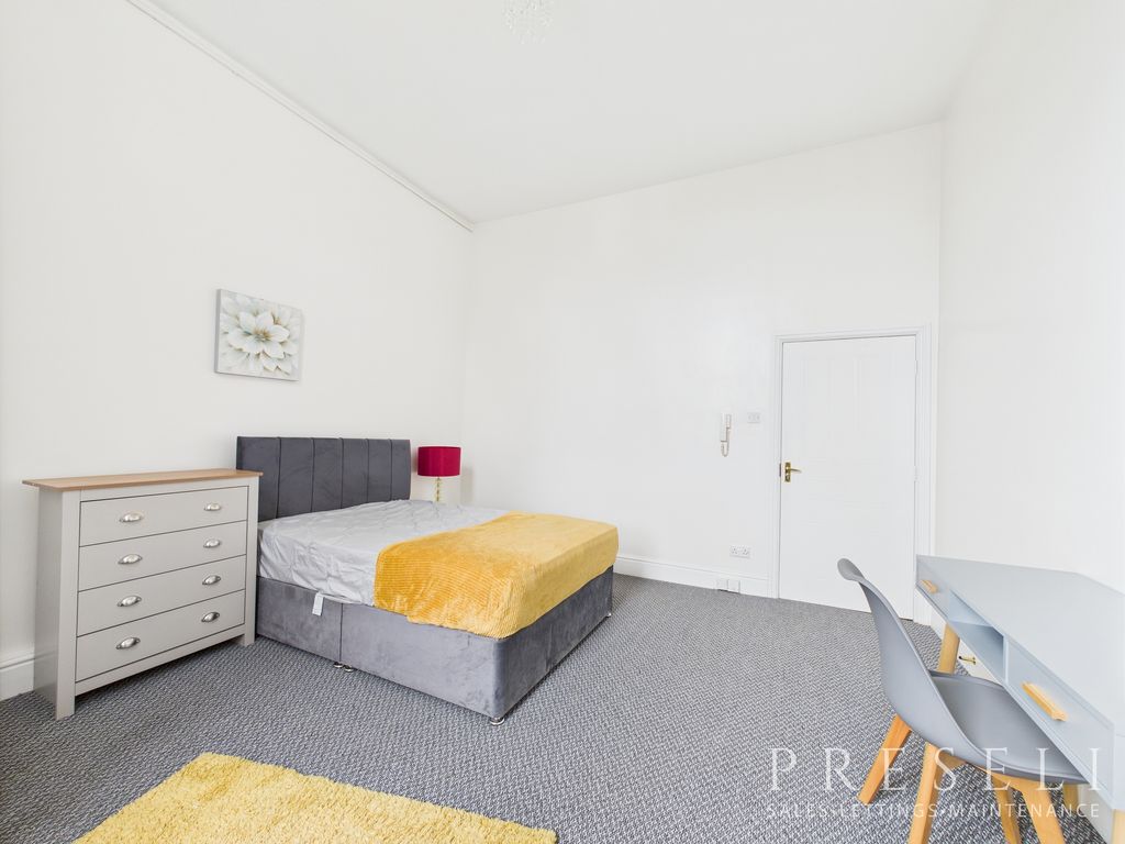 Property photo 1 of 6 Cam05119G0-Pr0036-Still003