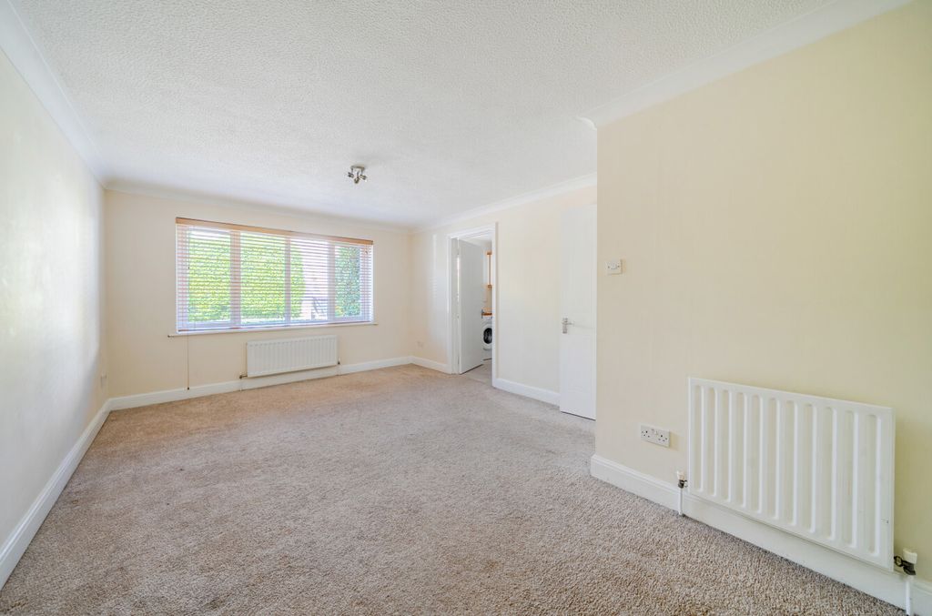 Property photo 3 of 11 1447536-14-69Eb6F...