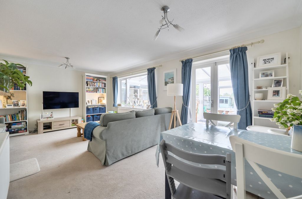 Property photo 2 of 14 1463725-24-6A0Dbf...