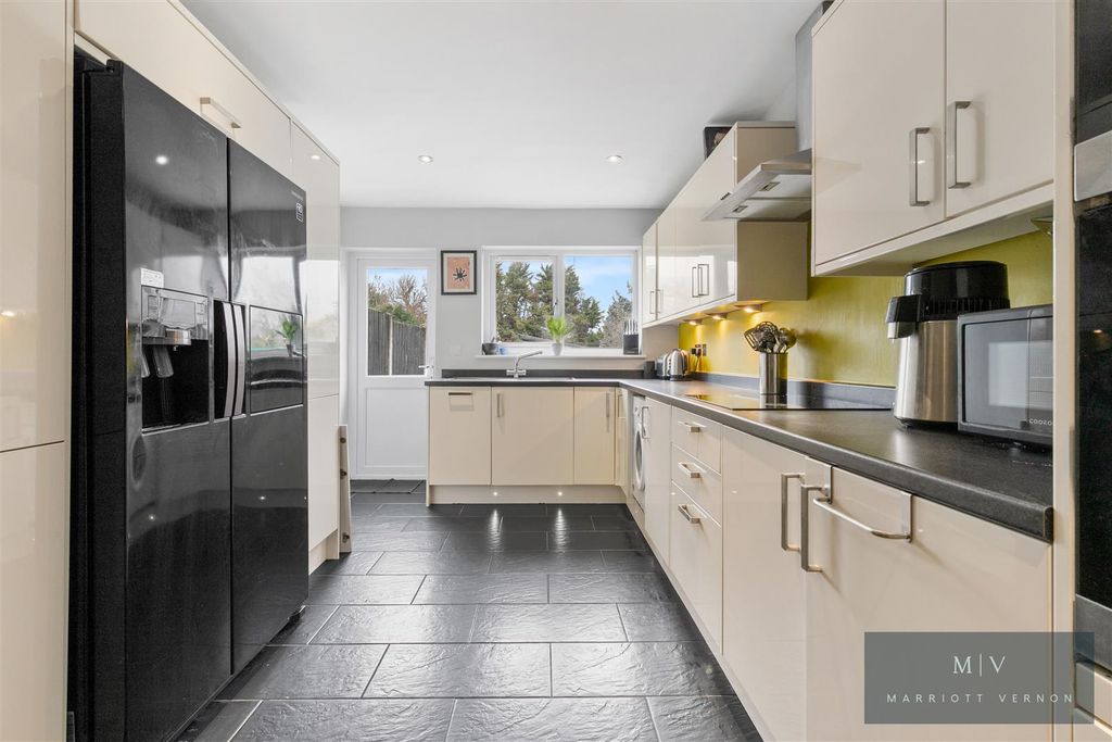 Property photo 2 of 13 Colston Avenue 11B MV-4.Jpg