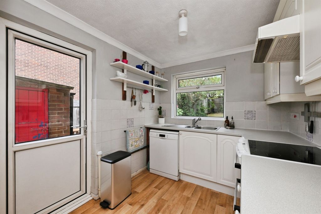 Property photo 3 of 18