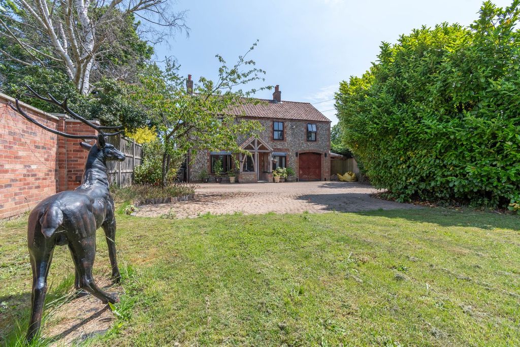 Property photo 2 of 19