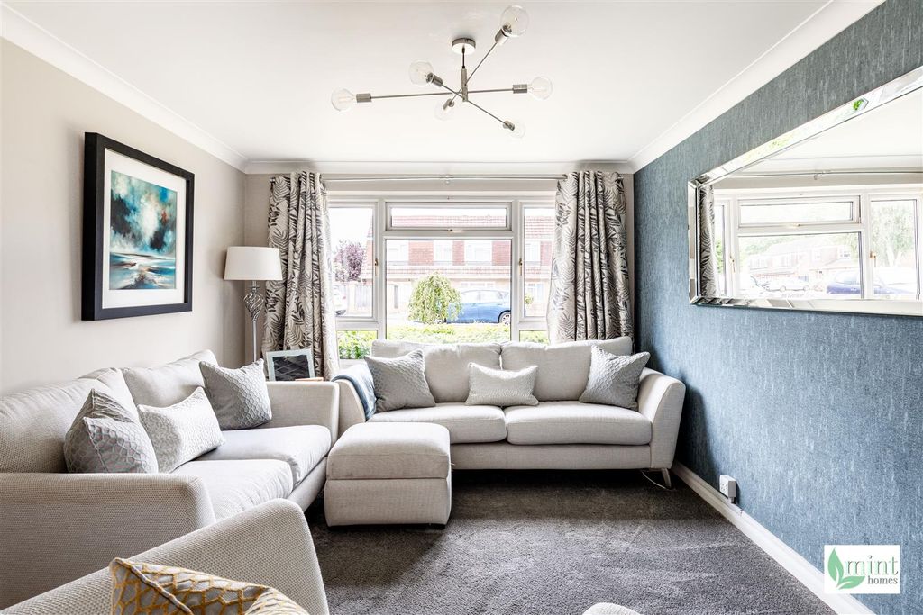 Property photo 3 of 18 Canford Drive - Watermark-9.Jpg