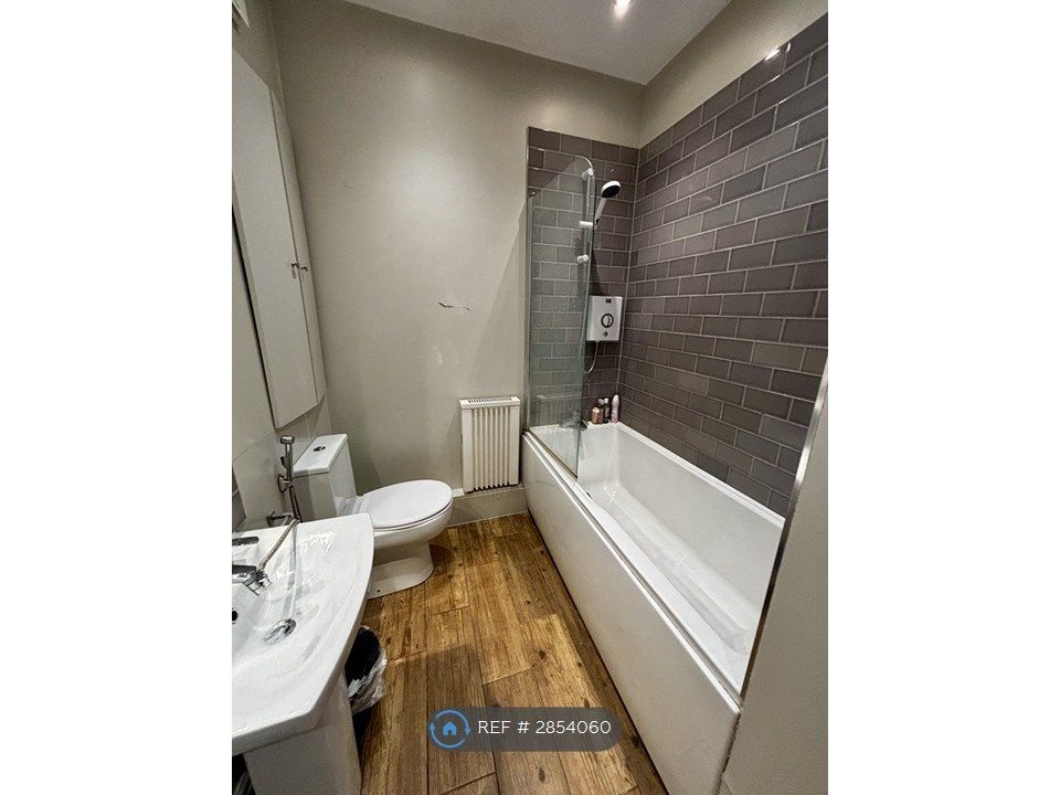 Property photo 3 of 7 Bathroom