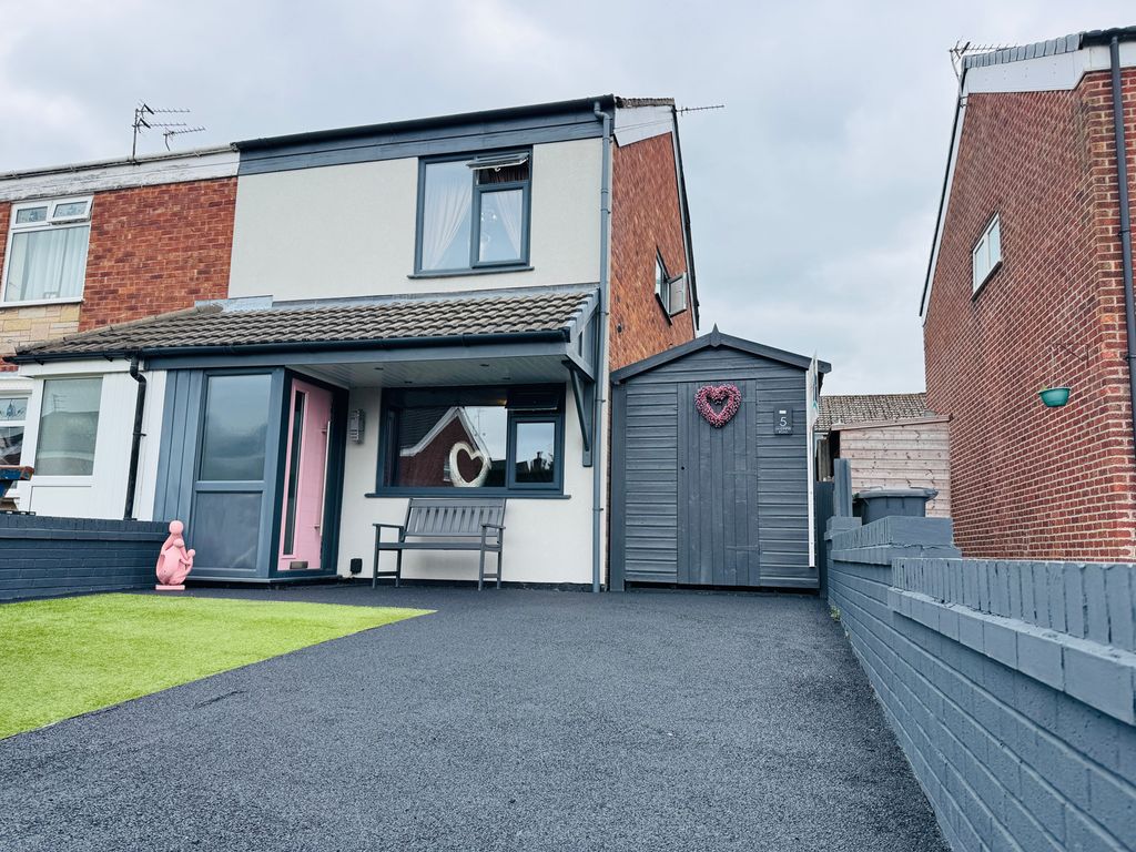 Property photo 1 of 27