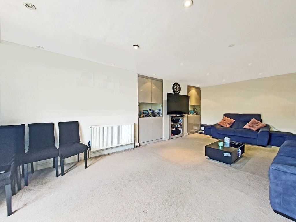 Property photo 3 of 19 5079133