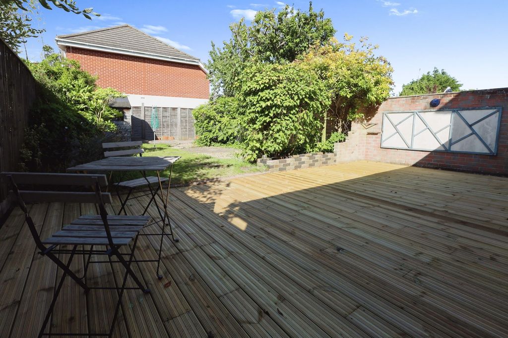 Property photo 3 of 20 Photo 1