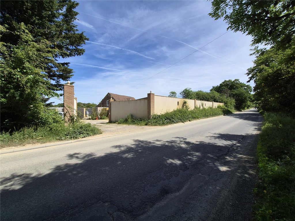 Property photo 2 of 21 Picture No. 17