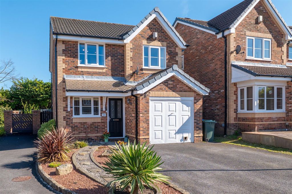 Property photo 1 of 28 Front External