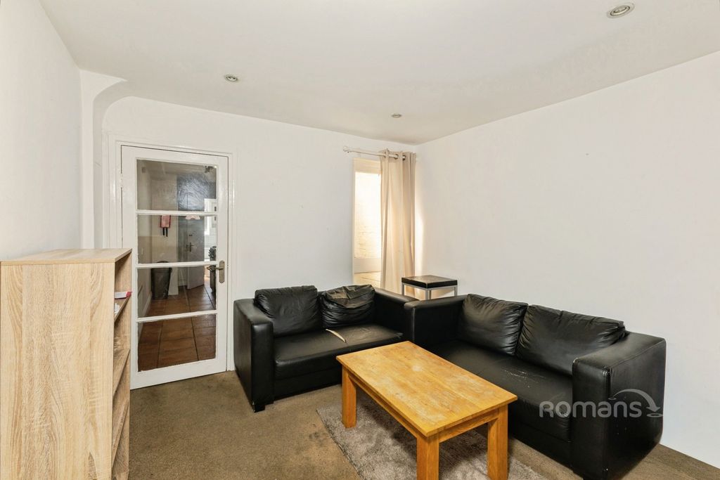 Property photo 2 of 15 Pbox-Img.Jpg