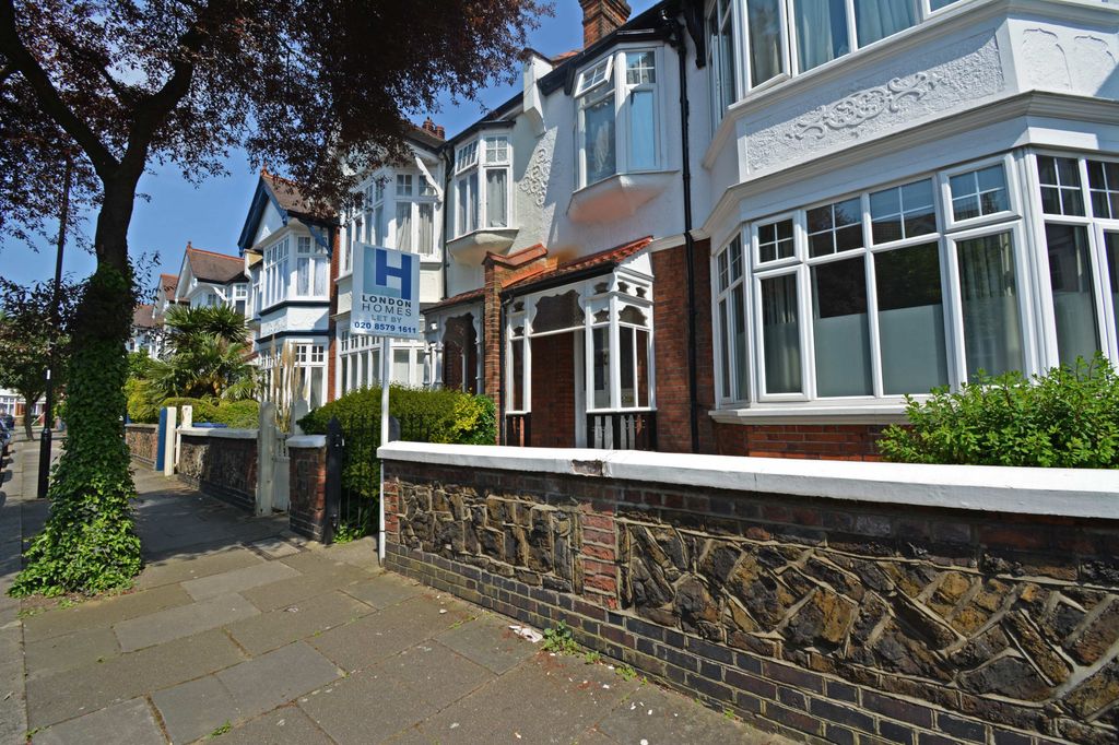 Property photo 3 of 9