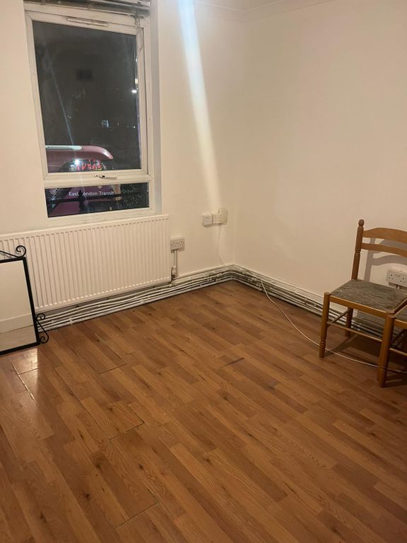 Property photo 1 of 6 A Lovely 2 Bedroom First Floor Flat