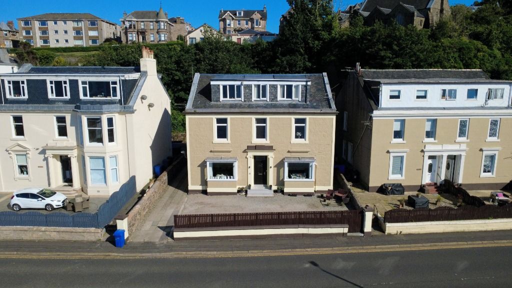 Property photo 2 of 31
