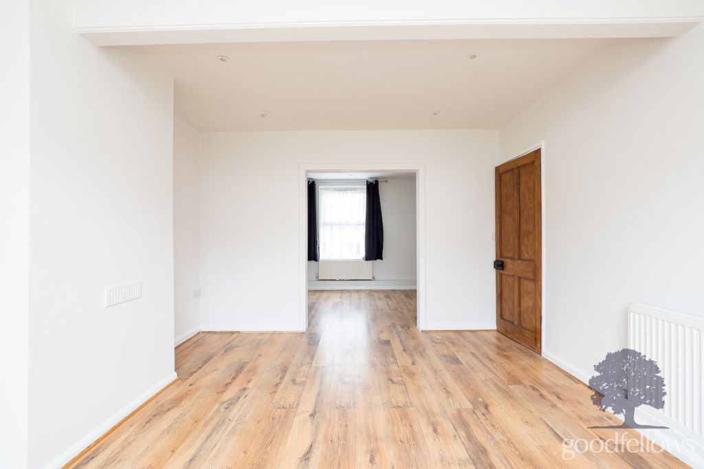 Property photo 3 of 19 Picture 3