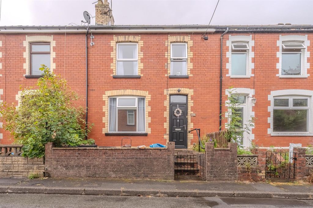 Property photo 1 of 18 173 Manor Road-18.Jpg