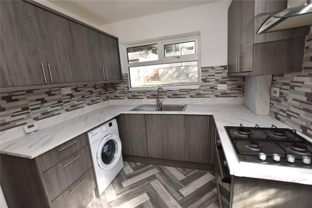 Property photo 3 of 14 Picture No. 06