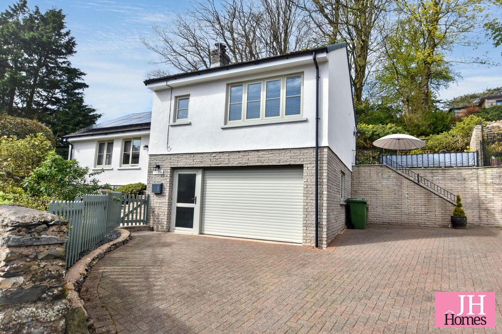 Property photo 1 of 25