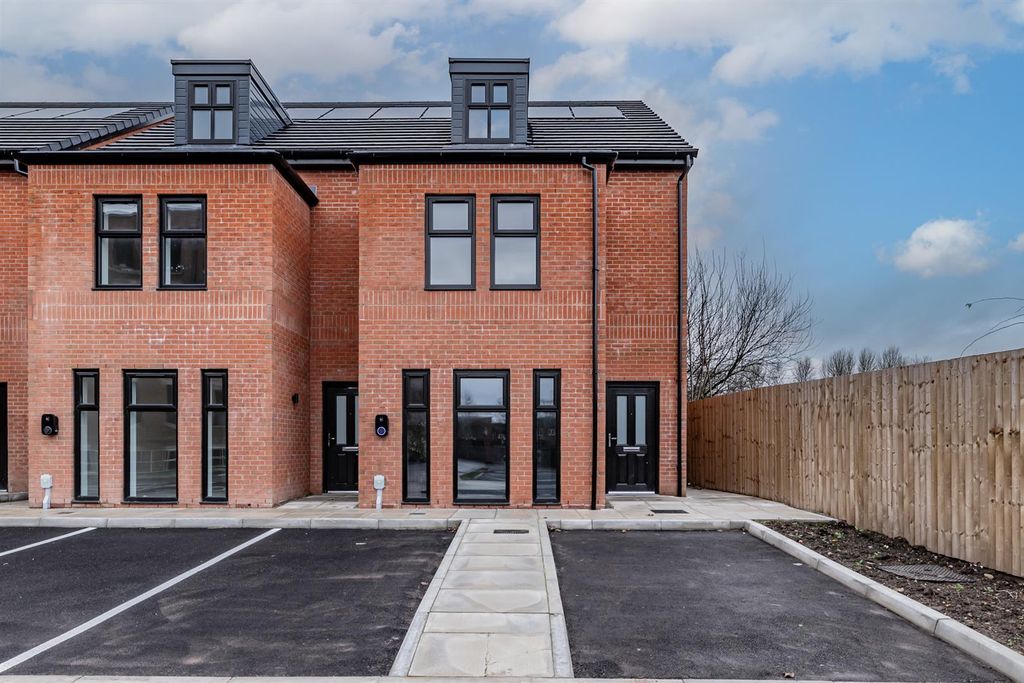 Property photo 1 of 28 6 Cotton Gardens-35.Jpg