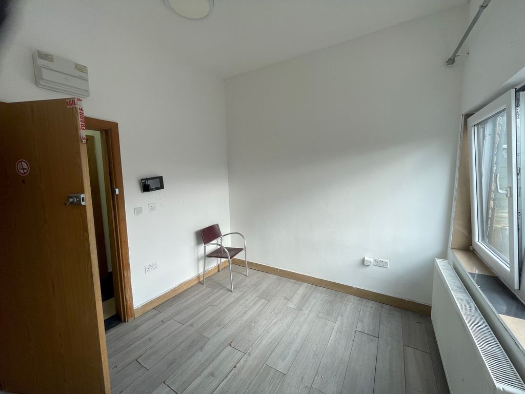 Property photo 3 of 3