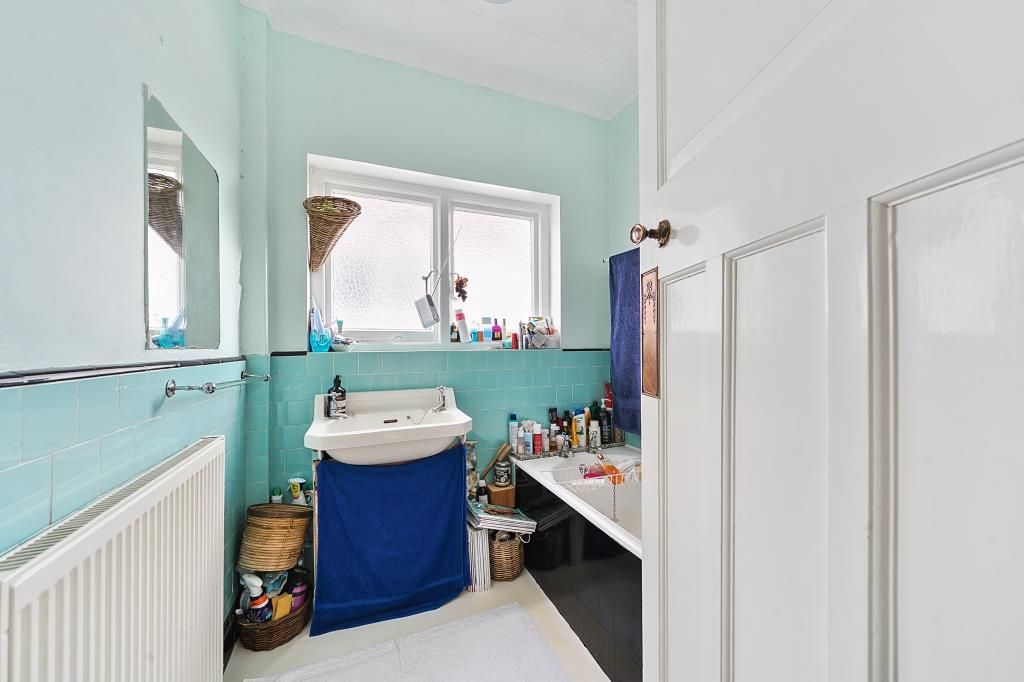 Property photo 3 of 19 Bathroom