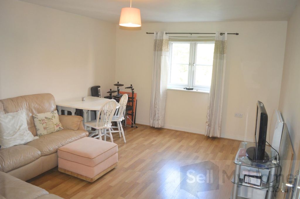 Property photo 2 of 11 Lounge / Dining Room