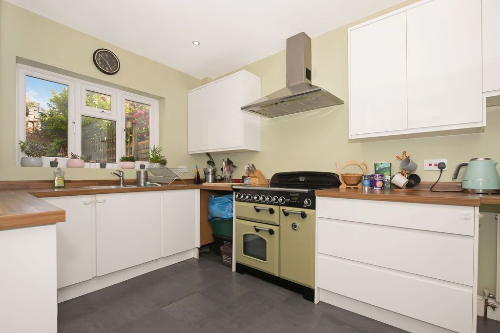 Property photo 3 of 22