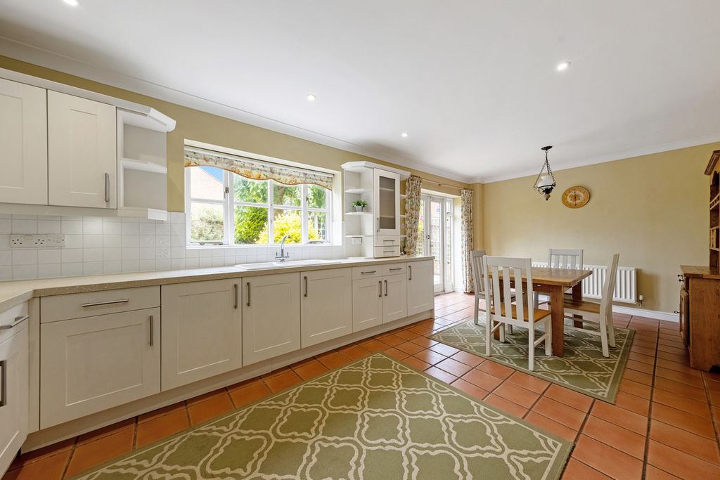 Property photo 3 of 32