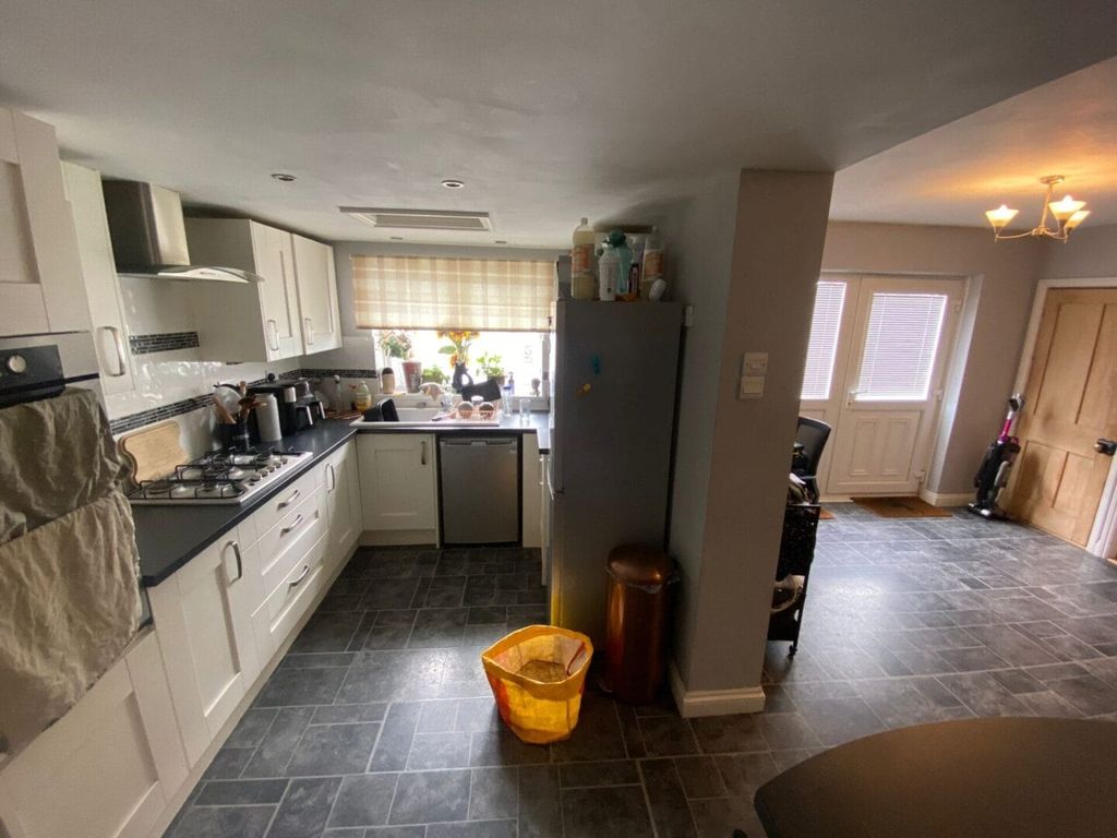 Property photo 3 of 26