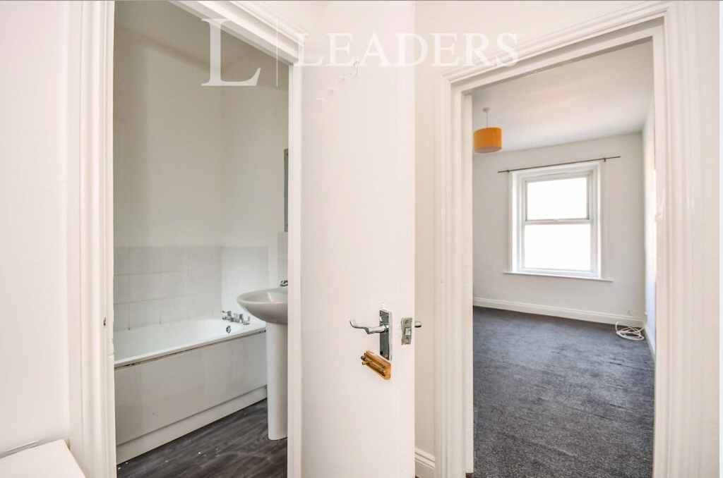 Property photo 2 of 10 1