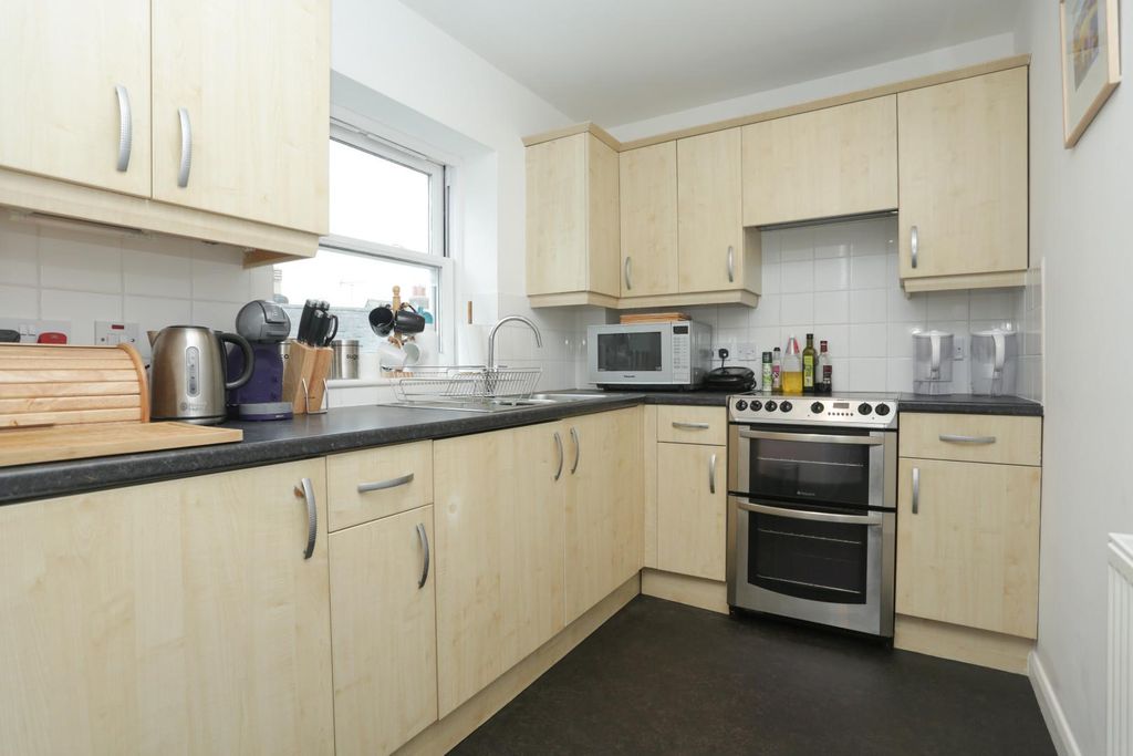 Property photo 2 of 12 Picture 2