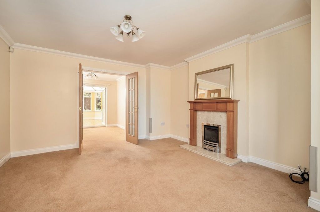 Property photo 3 of 27