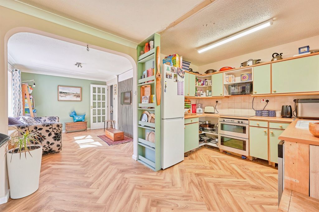 Property photo 3 of 17