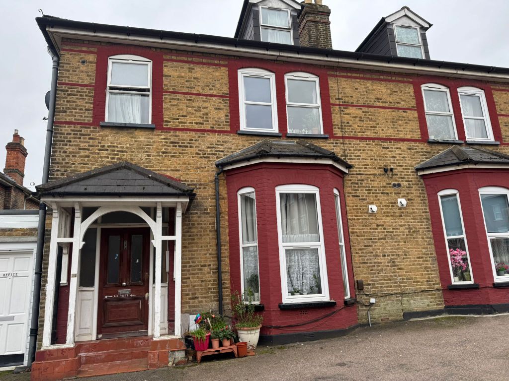 Property photo 1 of 5 Flat 4, 14 Cyprus Road (1)