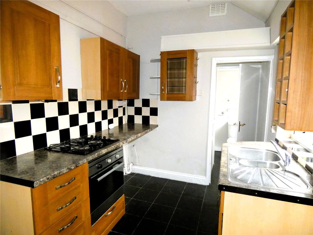 Property photo 3 of 12 Picture No. 11