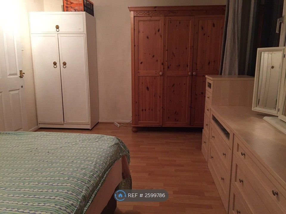 Property photo 3 of 14 Large Double For Couple £1000