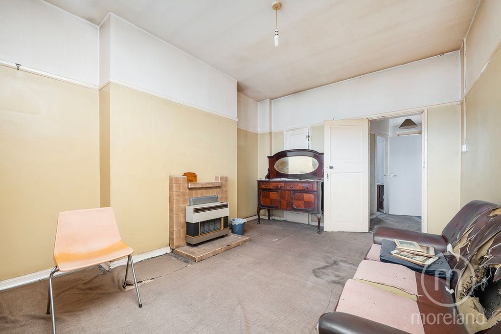 Property photo 3 of 11 4049464