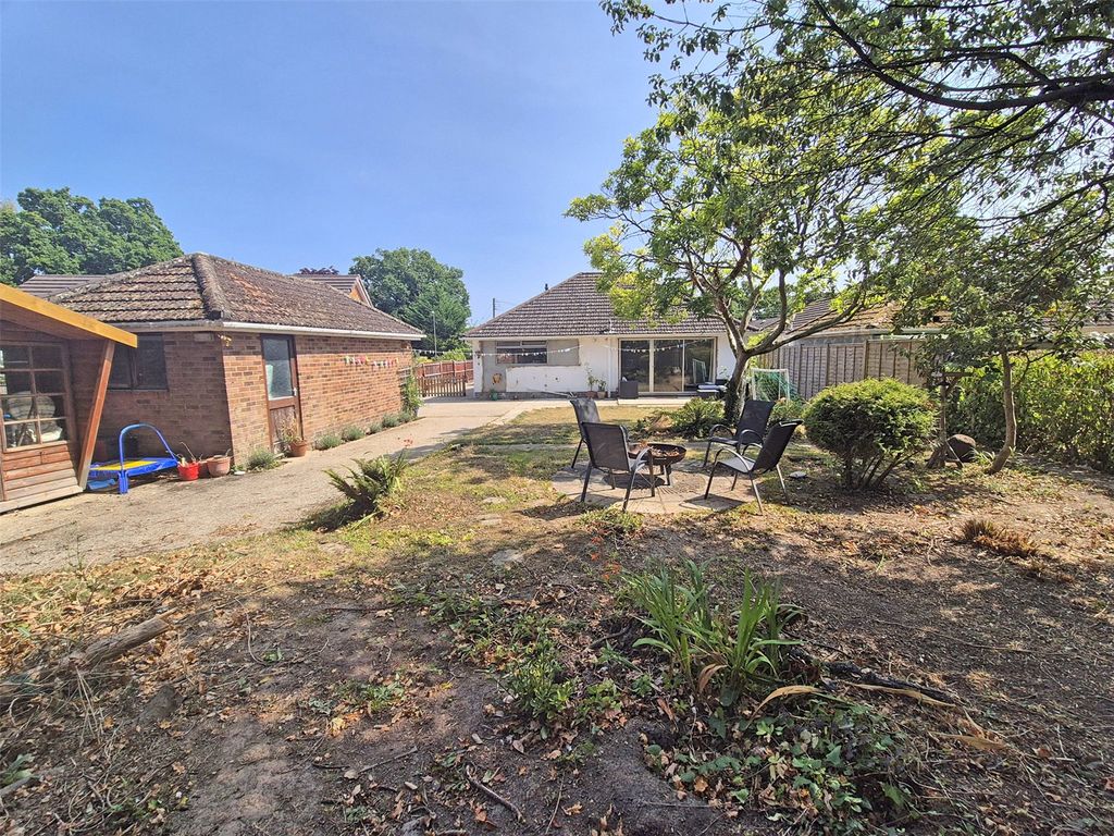 Property photo 2 of 13 Picture No. 18