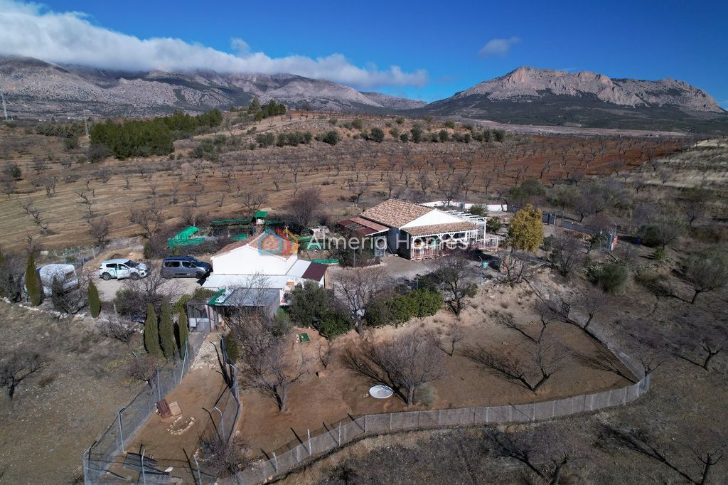 Property photo 2 of 30